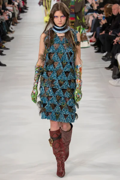 Look 28